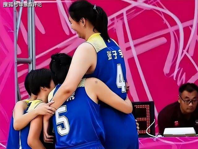 《同谋》终极海报、预告齐发 影帝对阵即将开战 2013-04-19 即将于4月27日在全国上映的侦探悬疑动作大片《同谋》，日前推出了终极海报及双雄版终极预告。