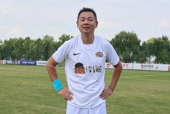 被淋湿的她们