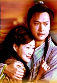 在海滩上的两个人